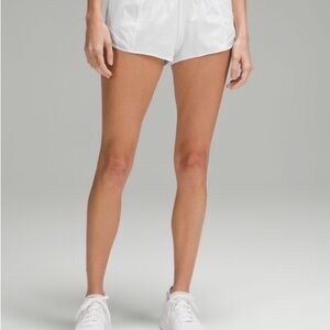 Lululemon white Hotty Hot Low-Rise lined shorts